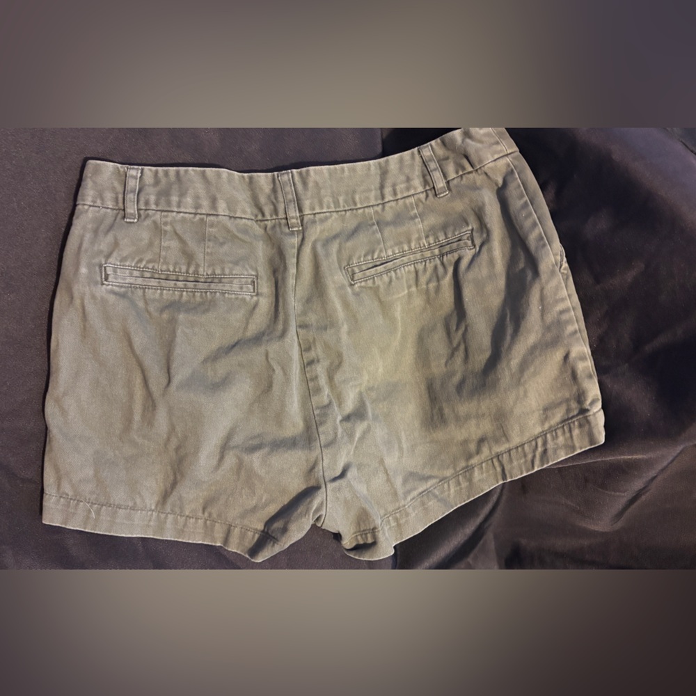 Women’s green forever 21 shorts size 27